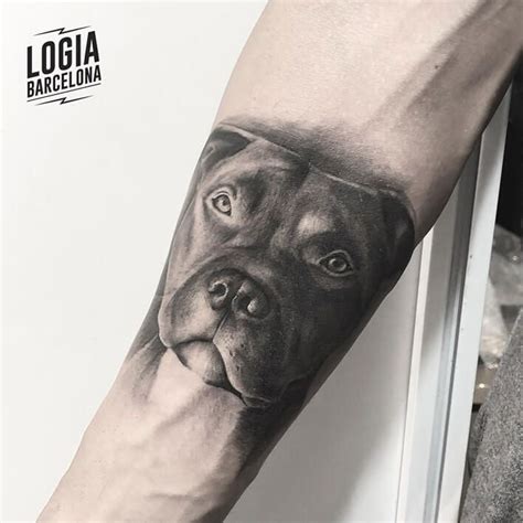 tatuajes de perros en el brazo